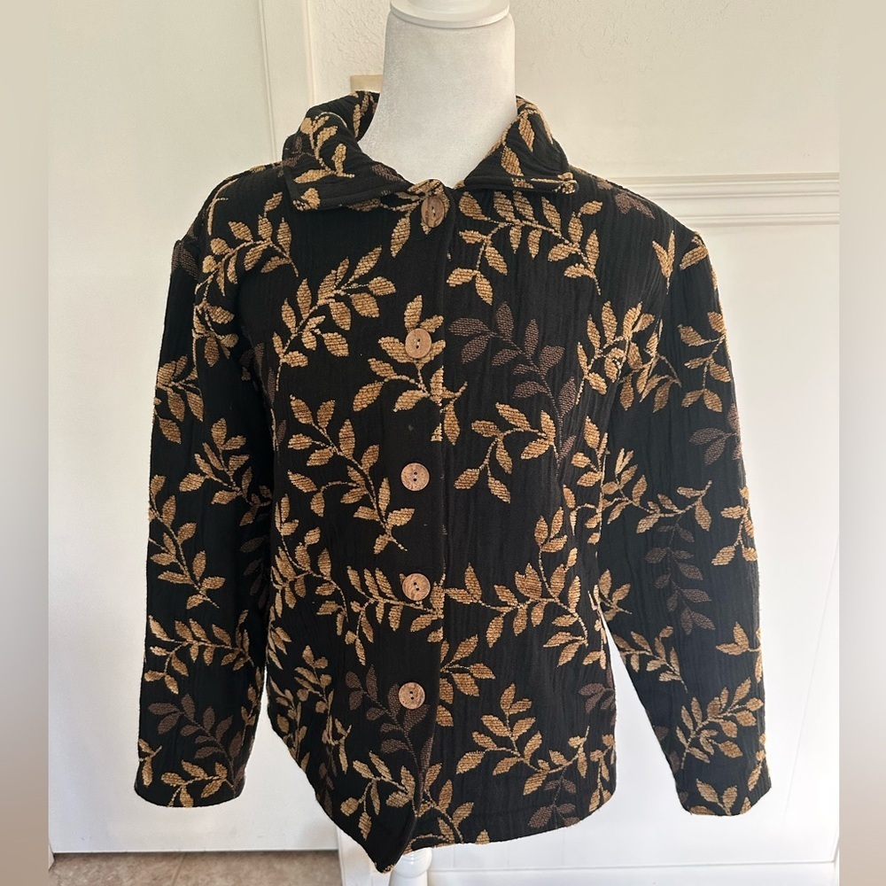 Coldwater Elegant Black Jacket Black with Gold Leaf Pattern size Petite Medium